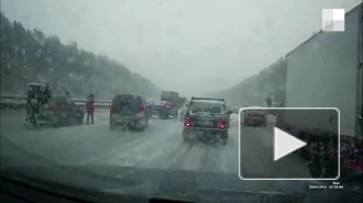 На въезде в Екатеринбург произошло массовое ДТП с участием 20 автомобилей