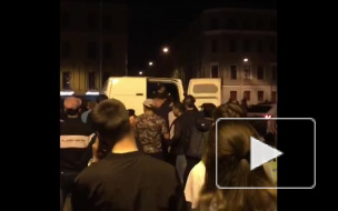 Ночью на Думской улице полиция задержала компанию мужчин