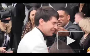 Уилл Смит ударил журналиста по лицу в ответ на поцелуй в губы