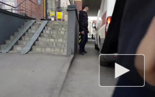 В Петербурге местный житель упорно не пропускал машину скорой помощи 