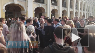 В Петербурге начались одиночные пикеты в поддержку журналиста Голунова