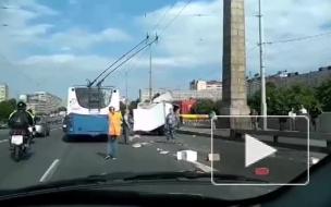 ДТП на Володарском мосту затруднило движение 