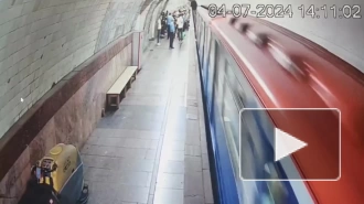 На станции метро "Лубянка" применили огнетушитель из-за тлеющей шпалы