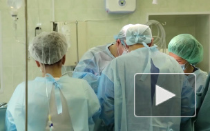 В Петербурге 4-летняя девочка опрокинула на себя чайник с кипятком