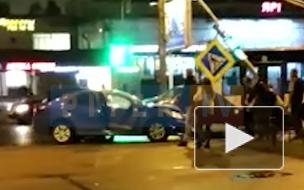 В сети появилось видео с места ДТП на перекрестке Лёни Голикова и Ветеранов