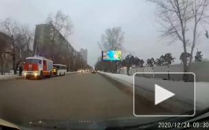 В Екатеринбурге 12 человек пострадали в ДТП с автобусом и грузовиком