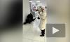 Появилось видео жесткого задержания россиянина без маски в торговом центре
