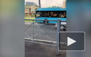 На Ленинском автобус врезался в столб, пострадали семь человек