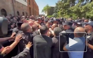 В резиденции католикоса всех армян произошла потасовка