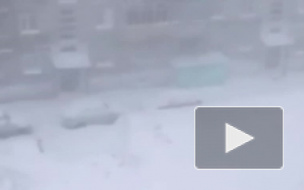 "Кому жарко, приезжайте к нам": Воркуту накрыло зимними метелями