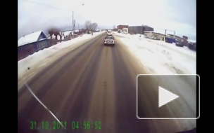 Появилось видео, где КамАЗ сбил девушку на зебре в Красноуфимске