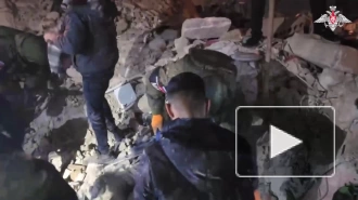 Появилось видео спасения военными мужчины из-под завалов в Алеппо