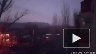 Жители Докучаевска засняли мощный обстрел ВСУ