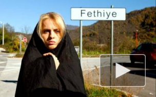 Смотреть "Турецкий транзит" будет интересно - русские блондинки-близняшки борются с судьбой в сериале