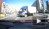 Видео: на проспекте Наставников грузовик сбил пожилую женщину