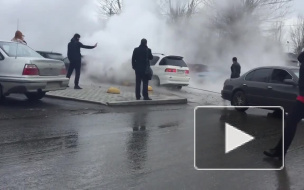 Тюменцы спасли автомобиль во время коммунальной аварии