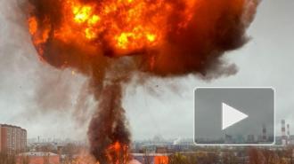 В Москве произошел пожар со взрывами в ангаре с газовыми резервуарами 