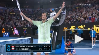 Медведев вышел в полуфинал Australian Open