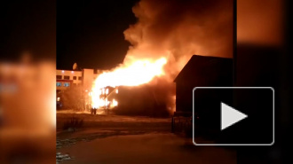 Горячее видео: Жилой дом сгорел за считанные минуты в Новом Уренгое