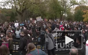 Несколько тысяч активистов во главе с Гретой Тунберг вышли на акцию протеста в Глазго 