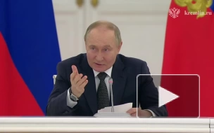 Путин: властям надо работать так же напряженно, как и военные на фронте