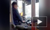 Видео из Красноярска: водитель маршрутки за рулем играл в нарды