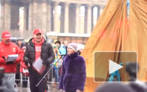 В Петербурге собрали подписи против "олимпийских" часов