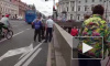 На Невском проспекте мужчина бросился под машину дорожных полицейских