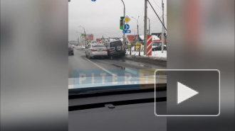 Две иномарки столкнулись возле ж/д переезда в Парголово