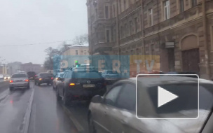 На Обводном канале произошло массовое ДТП с автокраном