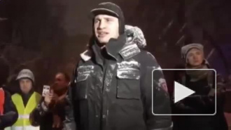 Евромайдан: Кличко развернул трактор, атакующий баррикаду