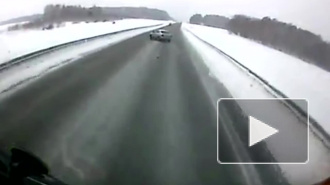 Видео смертельного ДТП на Алтае, в котором погибли двое, в том числе полицейский