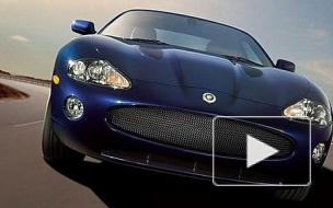 В Петербурге лихач на «Ягуаре» сбил на тротуаре трех девушек