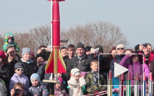 Десятки космических ракет ушли в небо с пляжа Петропавловской крепости в Петербурге