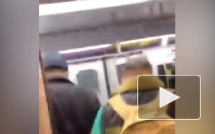 CNN: неизвестный открыл огонь на станции метро в Нью-Йорке
