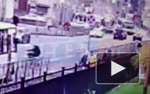 Машина сбила мужчину на велосипеде на улице Бабушкина