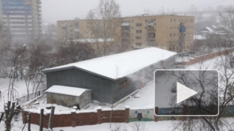Снегопад в Екатеринбурге: люди остались без света, работа аэропорта парализована