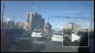 На Софийской улице утром столкнулись 12 автомобилей