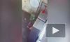 Мужчина украл кардхолдер, забытый пассажиркой в метро Москвы