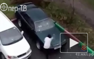 В Новокузнецке женщина разбила сковородой машину бывшего супруга