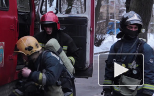 В Казанском поселке при сильном пожаре на плавучем кране погибли люди