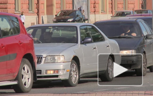 Автомобилисты не могут покинуть Васильевский остров