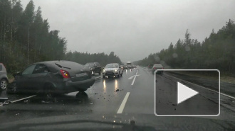 Авария создала четырехкилометровую пробку на трассе "Скандинавия"