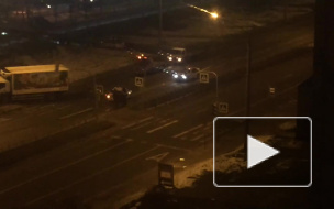 На Ленинском проспекте грузовик уронил светофор