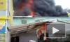 В Екатеринбурге продолжают тушить пожар в торговых рядах