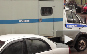 Грабитель без препятствий унес выручку из магазина в Колпине