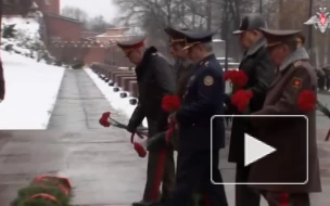 Главы оборонных ведомств ШОС и СНГ возложили цветы к Могиле Неизвестного Солдата в Москве