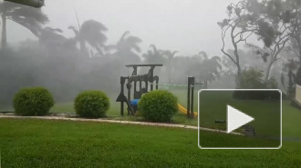 Ужасающее видео из Австралии: ураган обрушился на север страны