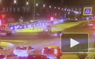 Участником аварии на перекрестке  Долгоозерной и Парашютной стала машина такси