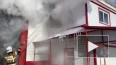 В Башкирии загорелся строительный магазин